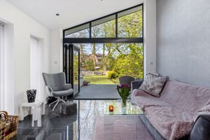 Sun room- click for photo gallery